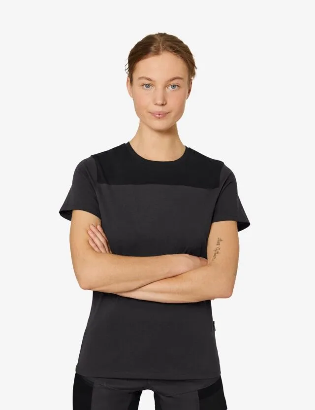 Kira — T-Shirt