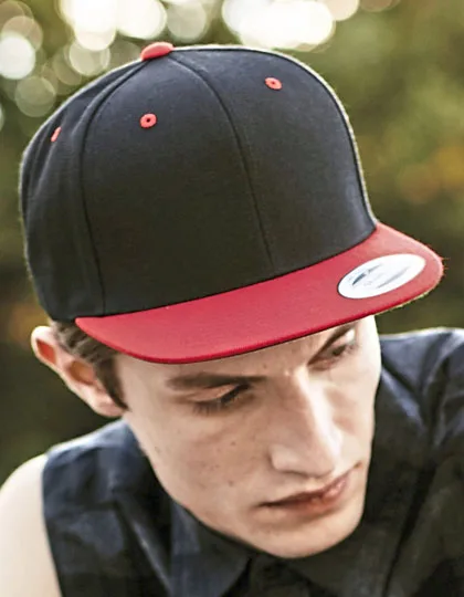 Heather Grey / Red