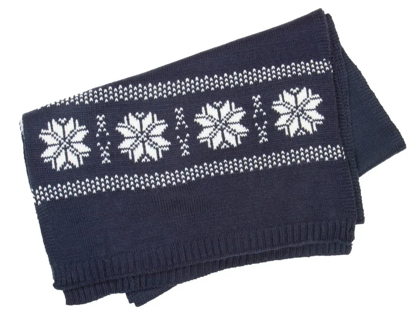 Gestrickter Weihnachtsschal mit Sternmuster