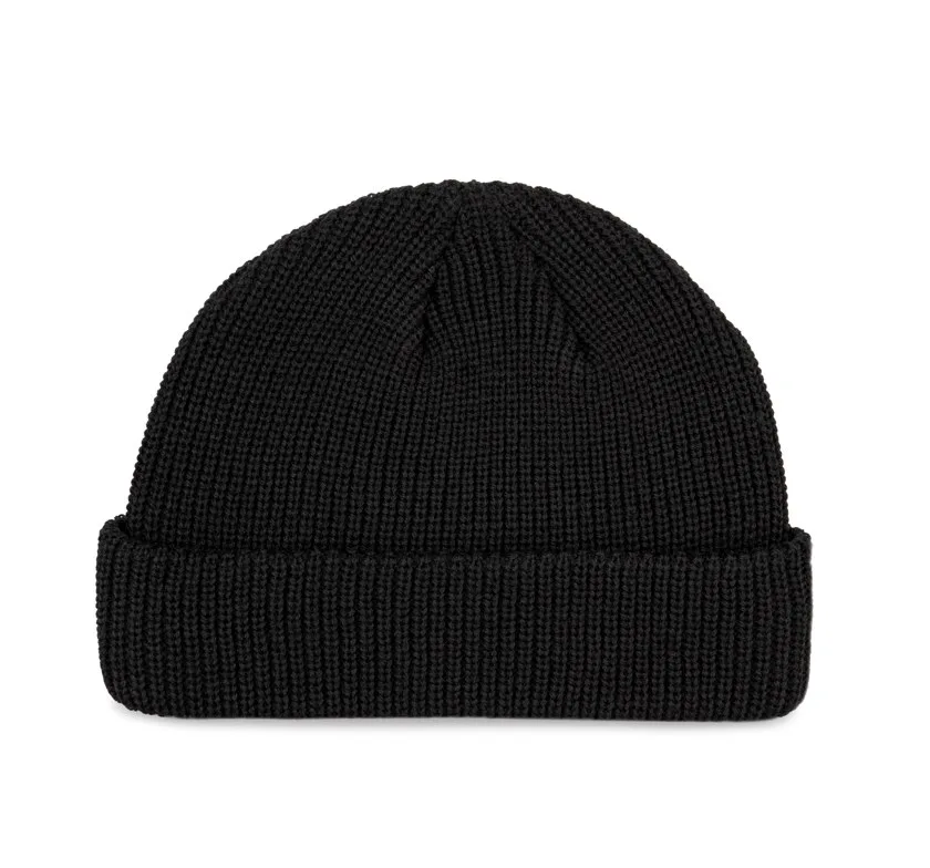 Mütze im Marine-Stil