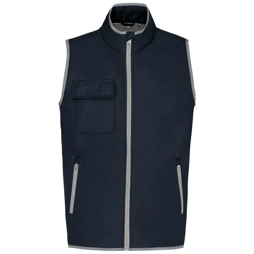 4-lagiger Bodywarmer mit Wärmeisolierung.